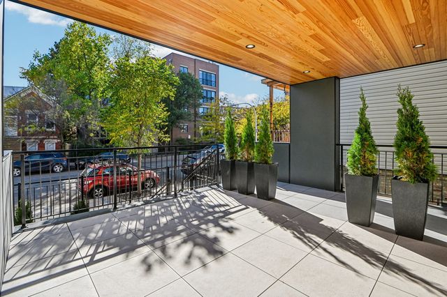 1536 W Chestnut Street B, Chicago, IL 60642