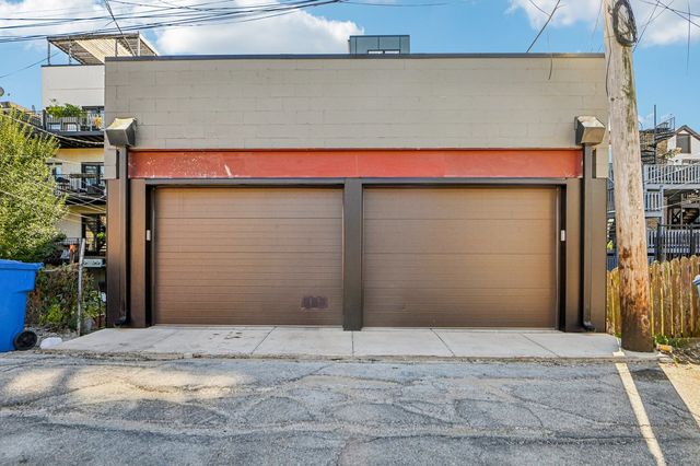 1536 W Chestnut Street B, Chicago, IL 60642