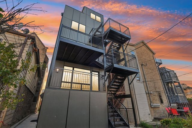 1536 W Chestnut Street B, Chicago, IL 60642