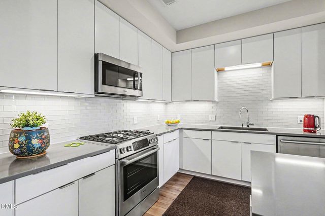 214 Hunt Street Apt 710, Durham, NC 27701