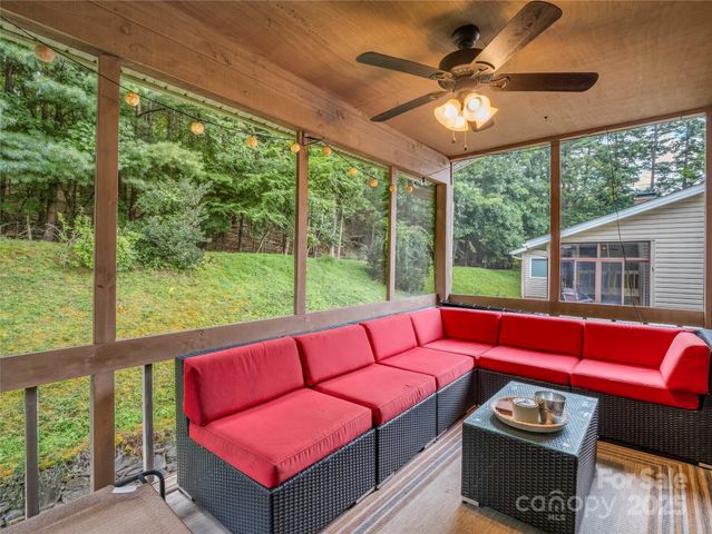 620 Britton Creek Drive 602, Hendersonville, NC 28791