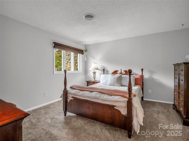 620 Britton Creek Drive 602, Hendersonville, NC 28791