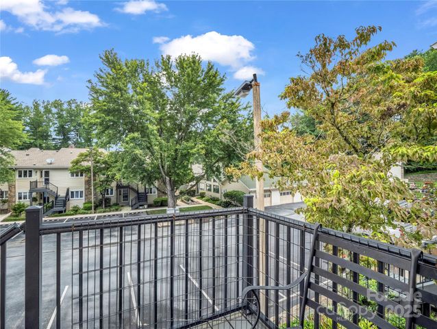 620 Britton Creek Drive 602, Hendersonville, NC 28791