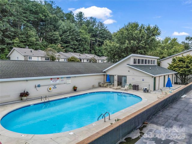 620 Britton Creek Drive 602, Hendersonville, NC 28791