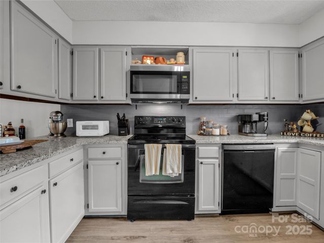 620 Britton Creek Drive 602, Hendersonville, NC 28791