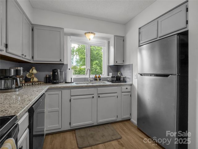 620 Britton Creek Drive 602, Hendersonville, NC 28791