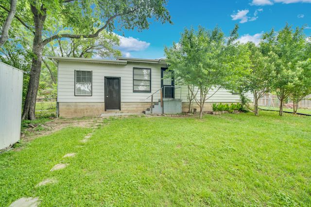 207 N Lyndalyn Avenue, Desoto, TX 75115