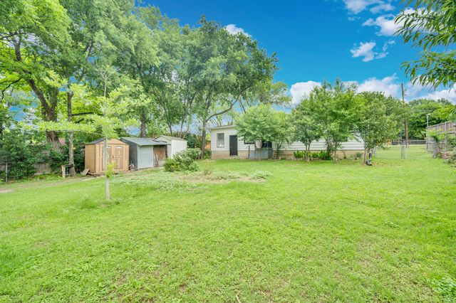 207 N Lyndalyn Avenue, Desoto, TX 75115