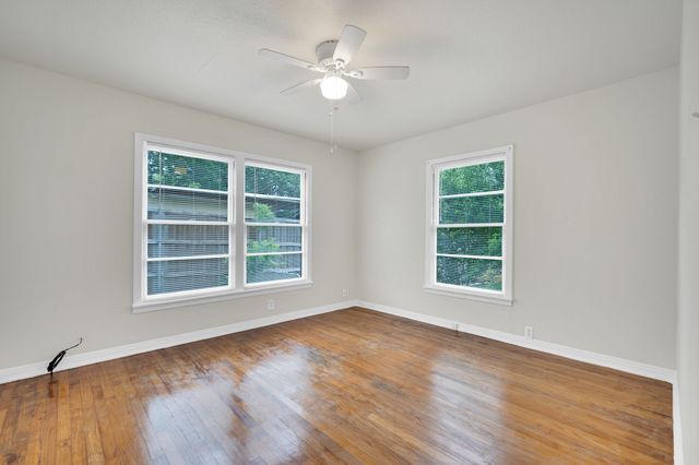 207 N Lyndalyn Avenue, Desoto, TX 75115