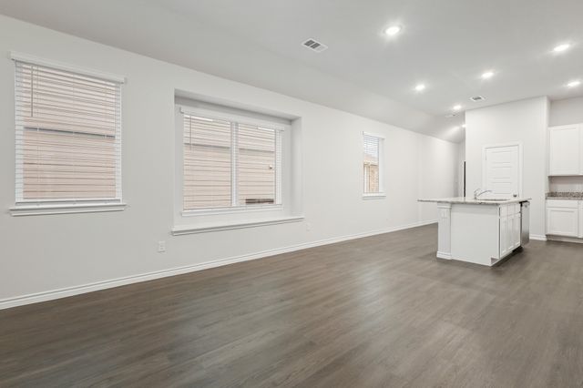 1008 Wingjet Way, Fort Worth, TX 76131