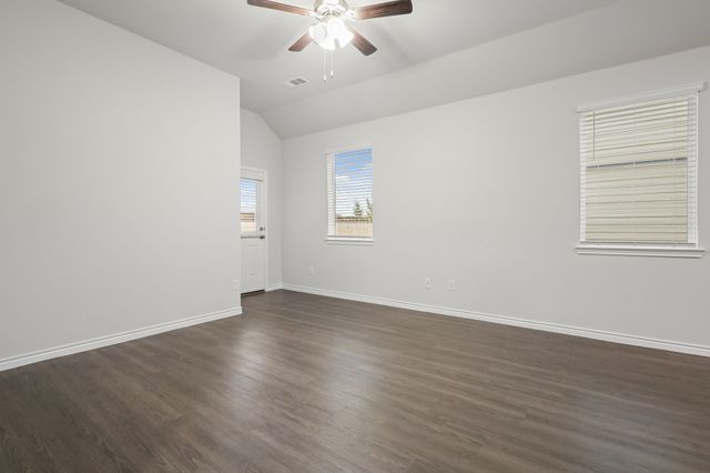 1008 Wingjet Way, Fort Worth, TX 76131