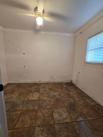 16290 Hawthorne Avenue, Anderson, CA 96007