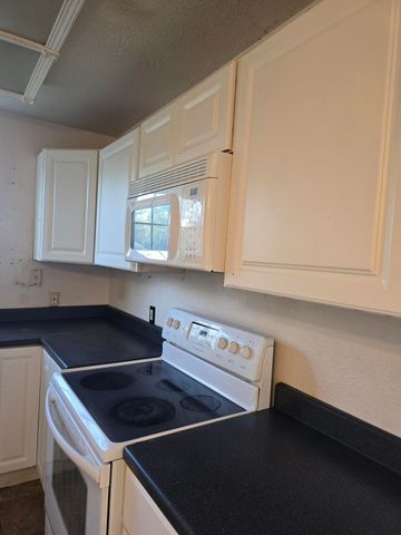 16290 Hawthorne Avenue, Anderson, CA 96007