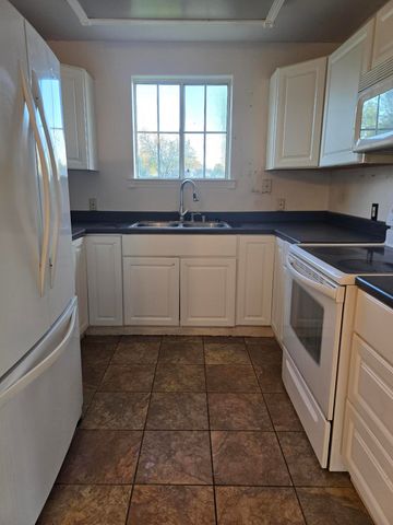 16290 Hawthorne Avenue, Anderson, CA 96007