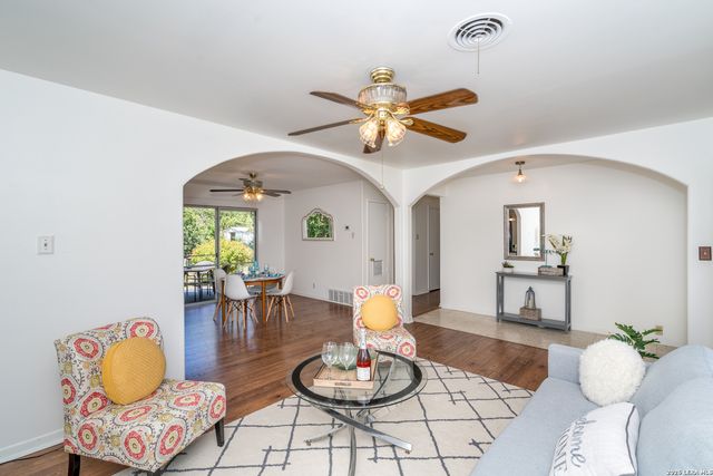 309 MAPLE DR, Schertz, TX 78154