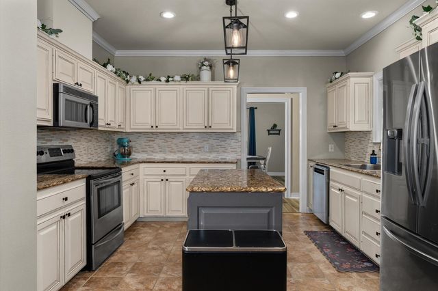 175 Kayla Lane, Longview, TX 75602