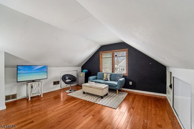 470 Capitol Rd, New Milford Boro, NJ 07646