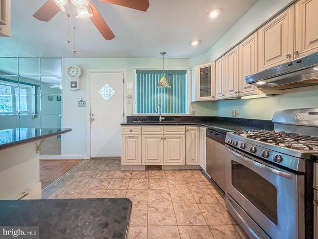 9601 DEDAKER ST, Philadelphia, PA 19115