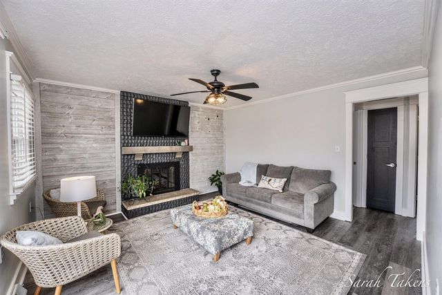 3766 Parkland Avenue, Wyoming, MI 49509