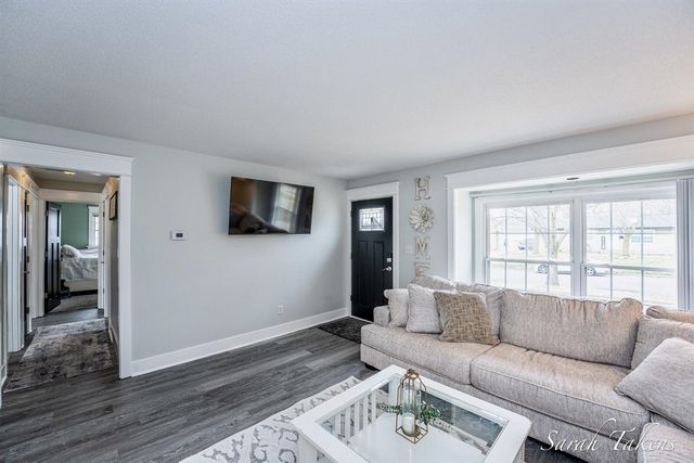 3766 Parkland Avenue, Wyoming, MI 49509