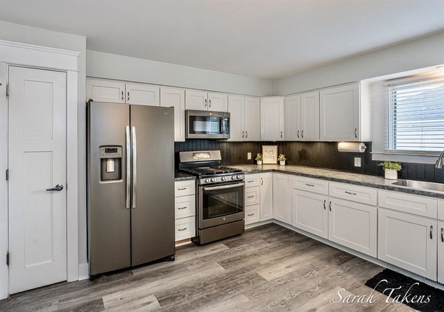 3766 Parkland Avenue, Wyoming, MI 49509