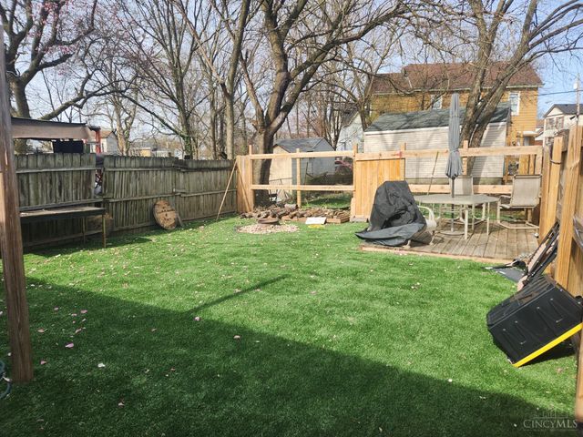 7123 Fairpark Avenue, Cincinnati, OH 45216