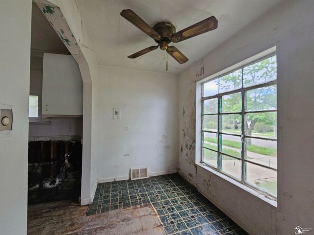 8620 Central Street, Detroit, MI 48204