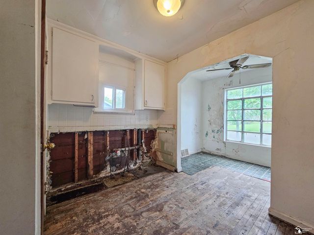 8620 Central Street, Detroit, MI 48204