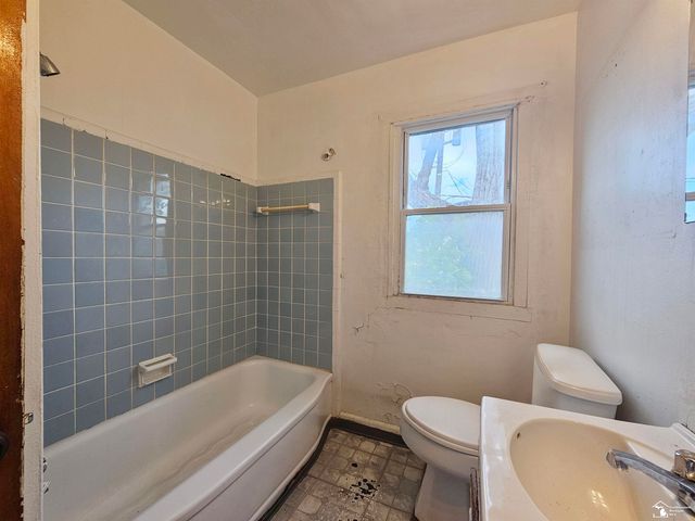 8620 Central Street, Detroit, MI 48204