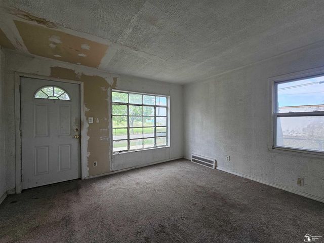 8620 Central Street, Detroit, MI 48204