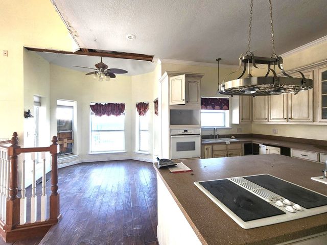 180 Shady Shores, Mabank, TX 75156