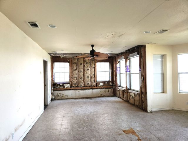 180 Shady Shores, Mabank, TX 75156