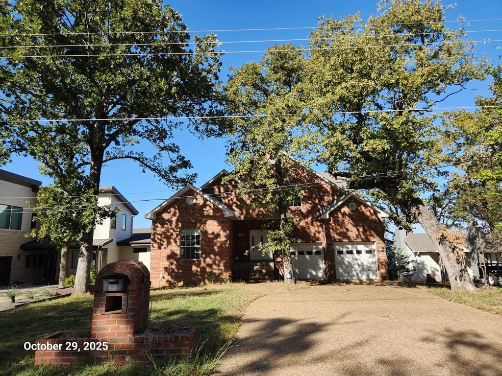 180 Shady Shores, Mabank, TX 75156