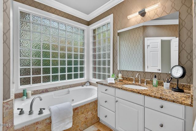 100 Palmyra Place, Chapel Hill, NC 27514