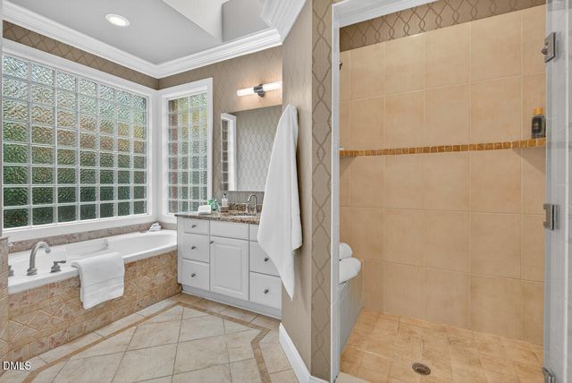 100 Palmyra Place, Chapel Hill, NC 27514