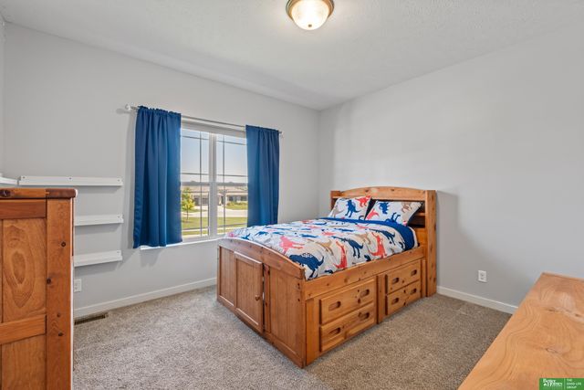 7804 S 195th Street, Gretna, NE 68028