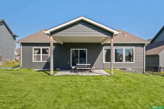 7804 S 195th Street, Gretna, NE 68028