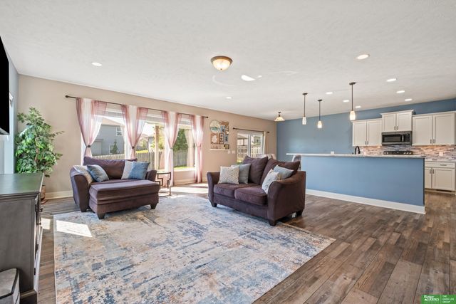 7804 S 195th Street, Gretna, NE 68028