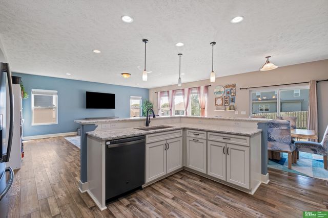 7804 S 195th Street, Gretna, NE 68028