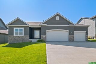 7804 S 195th Street, Gretna, NE 68028