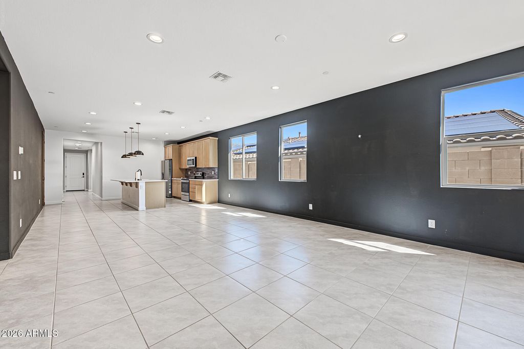 13239 W RED RANGE Way, Peoria, AZ 85383 — photo 4