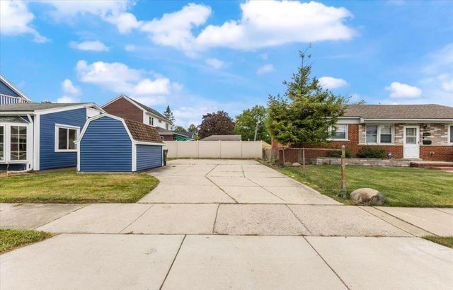 19903 Martin Road, Saint Clair Shores City, MI 48081