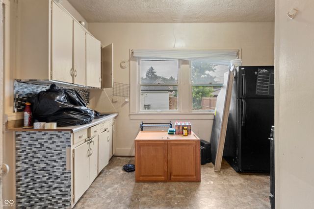 3216 W 9th Street, Indianapolis, IN 46222
