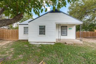 217 Ridgeway Avenue, Azle, TX 76020