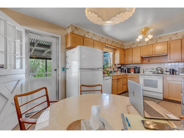 3220 S Fulton Ct, Denver, CO 80231