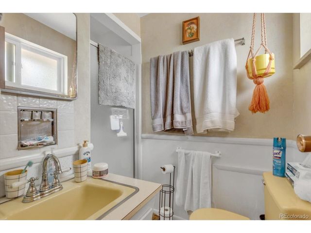 3220 S Fulton Ct, Denver, CO 80231