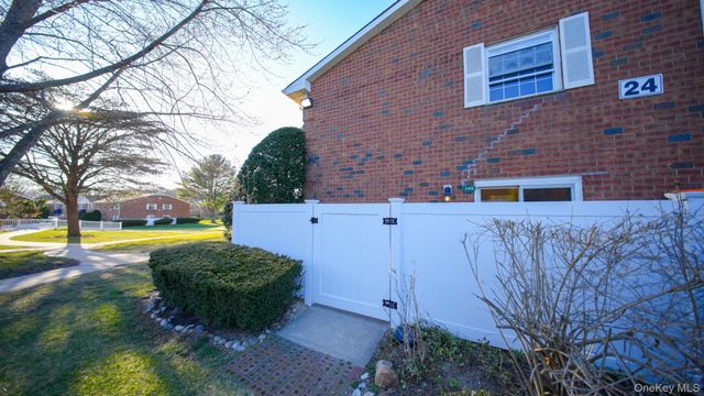 460 Old Town Road 24H, Port Jefferson Station, NY 11776