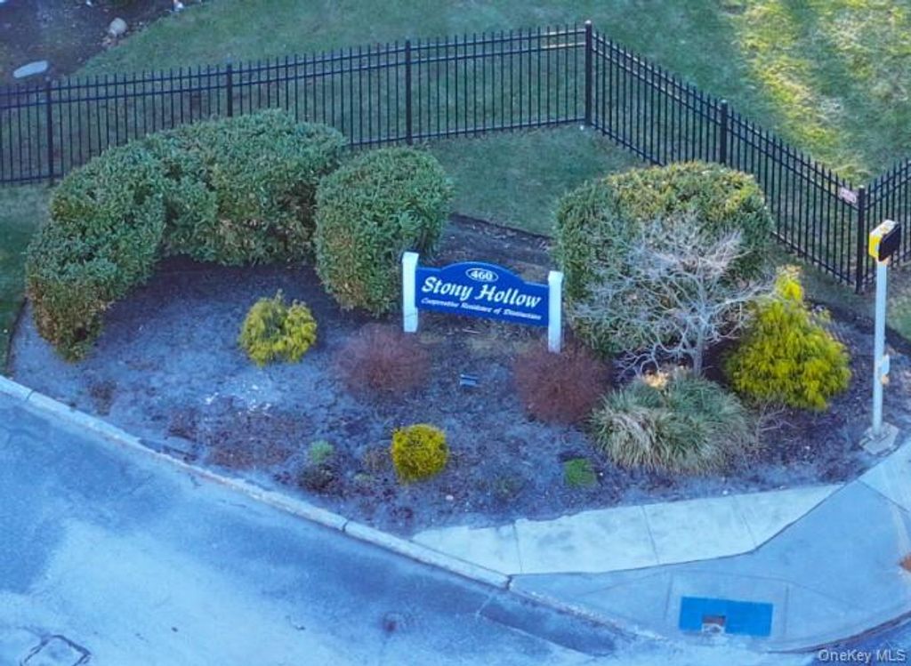 460 Old Town Road 24H, Port Jefferson Station, NY 11776