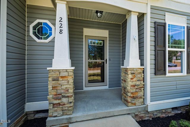 228 Scarlet Oak, Clayton, NC 27520