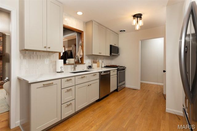 12135 Eddie And Park Road, Crestwood, MO 63126